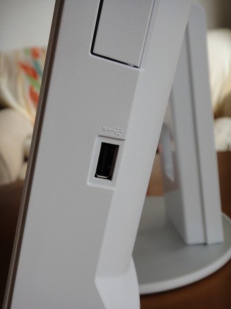 富士通LIFEBOOK PH75右側面部