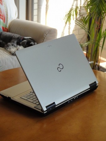 富士通LIFEBOOK NH90/DNレビュー