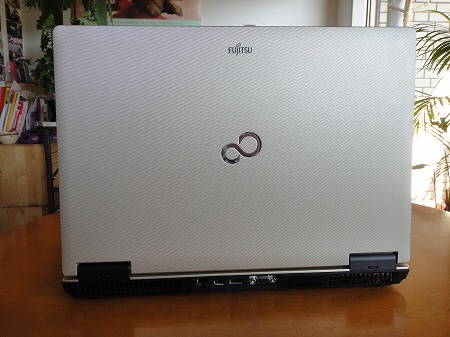 富士通LIFEBOOK NH90/DNレビュー