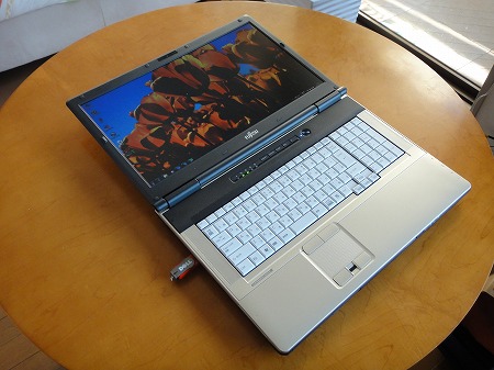 富士通LIFEBOOK NH90/DN液晶