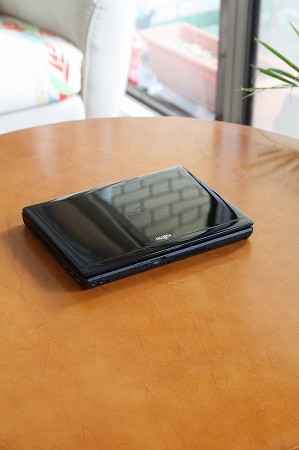 富士通LIFEBOOK PH75/DN(PH74/CN)レビュー天板