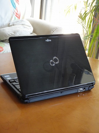 富士通LIFEBOOK SH76/DNレビュー