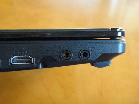 富士通LIFEBOOK PH75左側面部