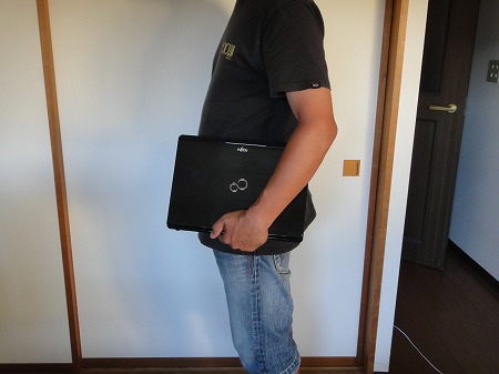 富士通LIFEBOOK SH76/DNレビュー