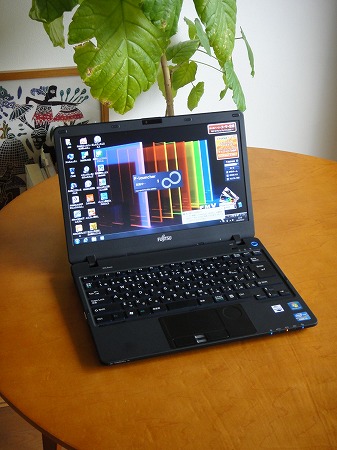 富士通LIFEBOOK SH76/GN